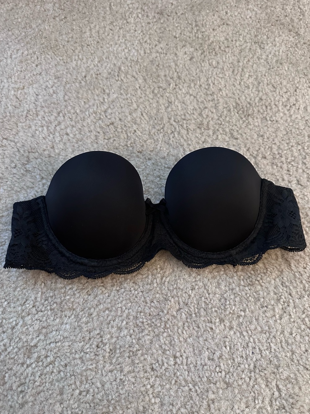 Victoria's Secret Black Strapless Lace Bandeau Bra Size 32B NWT